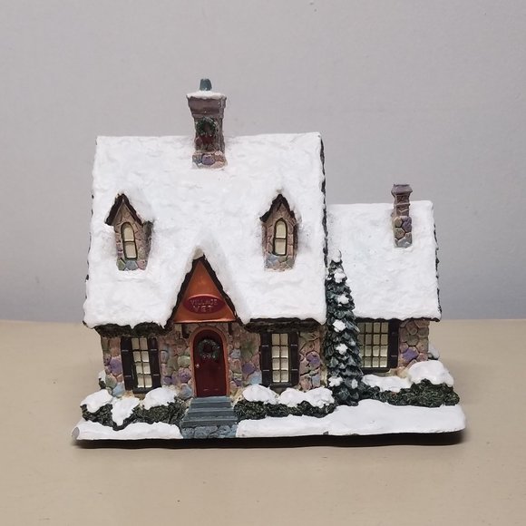 Hawthorn Village Thomas Kinkade Christmas Light Up Village Vet - Picture 1 of 7